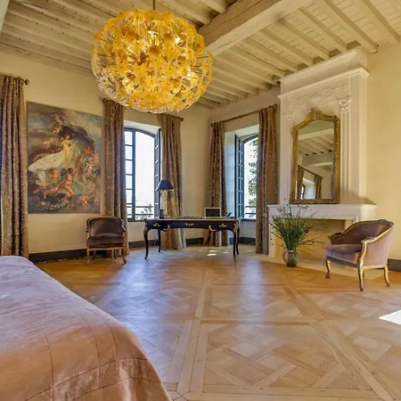 Chateau De Lascoups 5*