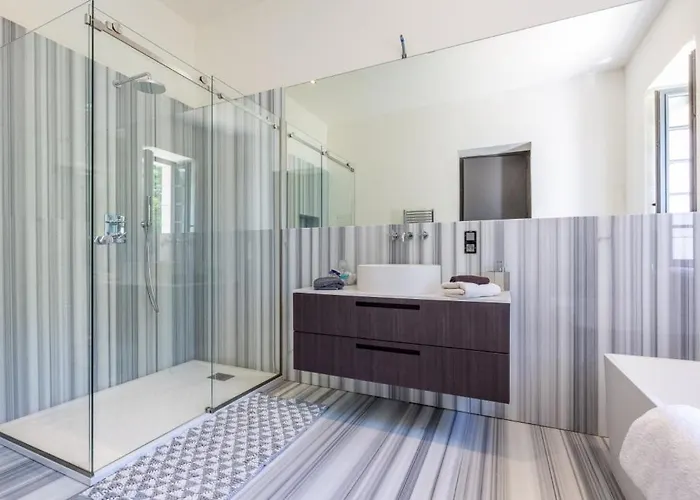 Chateau De Lascoups 4*