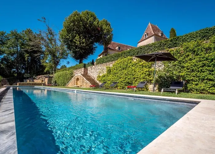 ゲストハウス Chateau De Lascoups 4*